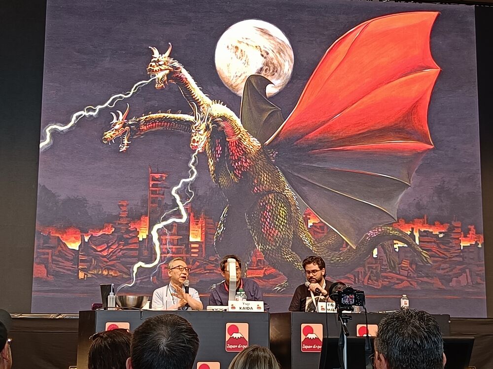 I Kaiju erano all'onore con la mostra su Godzilla e l'ospite d'onore, Yuji Kaida I Kaiju erano all'onore con la mostra su Godzilla e l'ospite d'onore, Yuji Kaida
